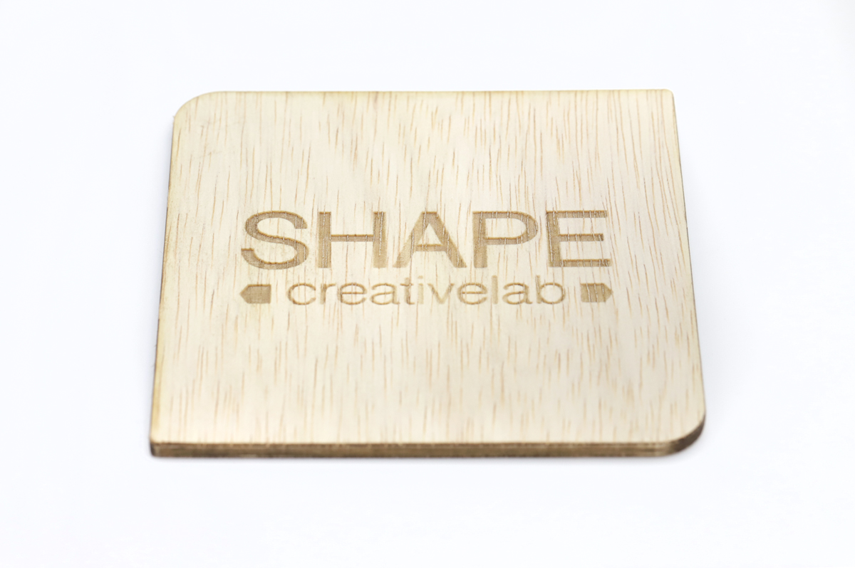 Sotto_bicchiere_in_legno_inciso_13